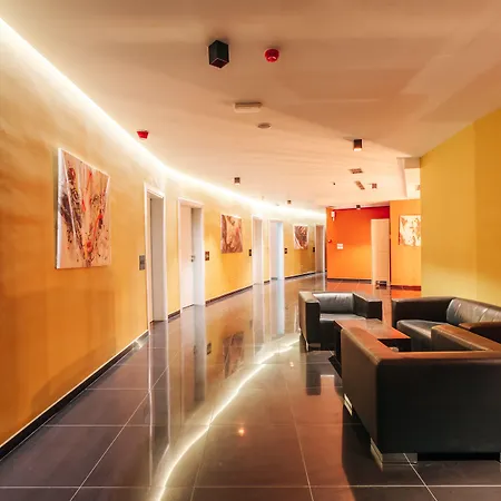 酒店 Arc Tirana