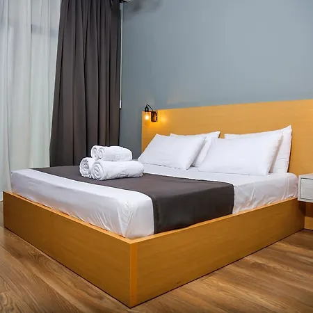 Arc Hotel 3*