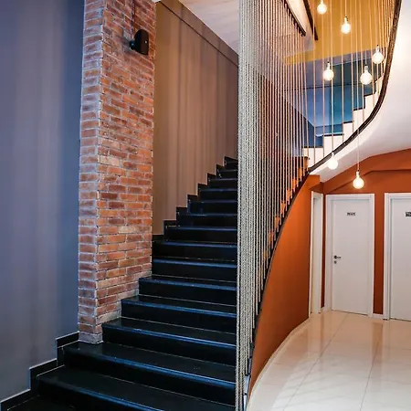Arc Hotel