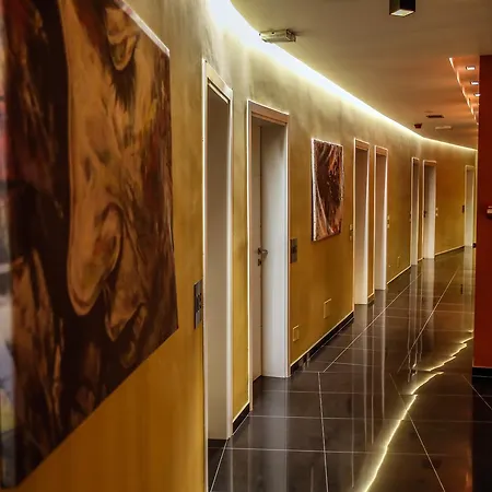 Arc Tirana 酒店 Yzberishti